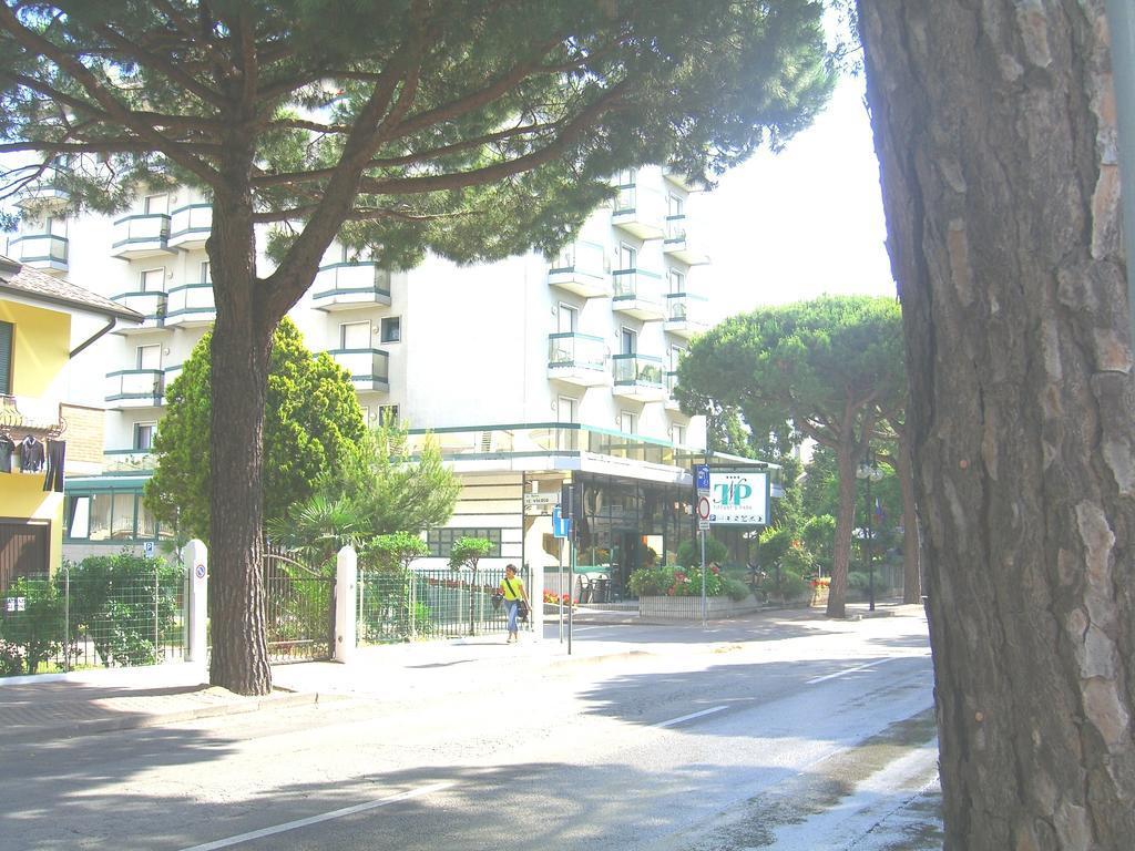 新蒂芙尼公园酒店 利多迪迪耶索洛 外观 照片