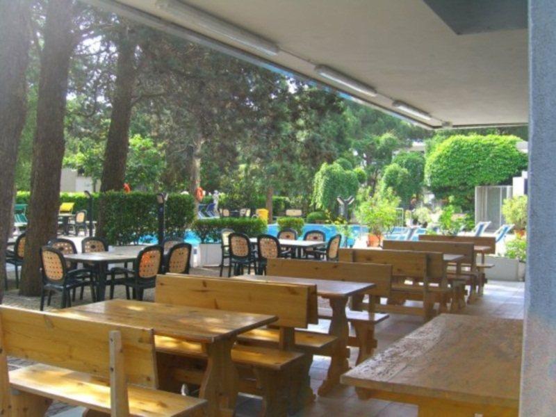 新蒂芙尼公园酒店 利多迪迪耶索洛 外观 照片