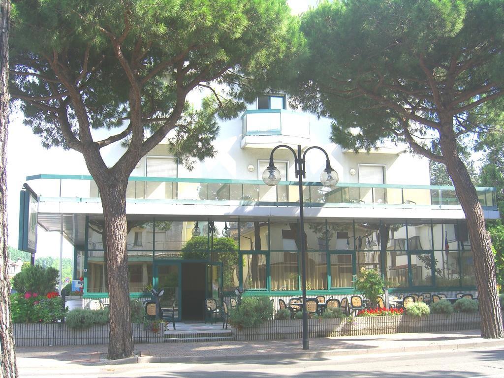 新蒂芙尼公园酒店 利多迪迪耶索洛 外观 照片